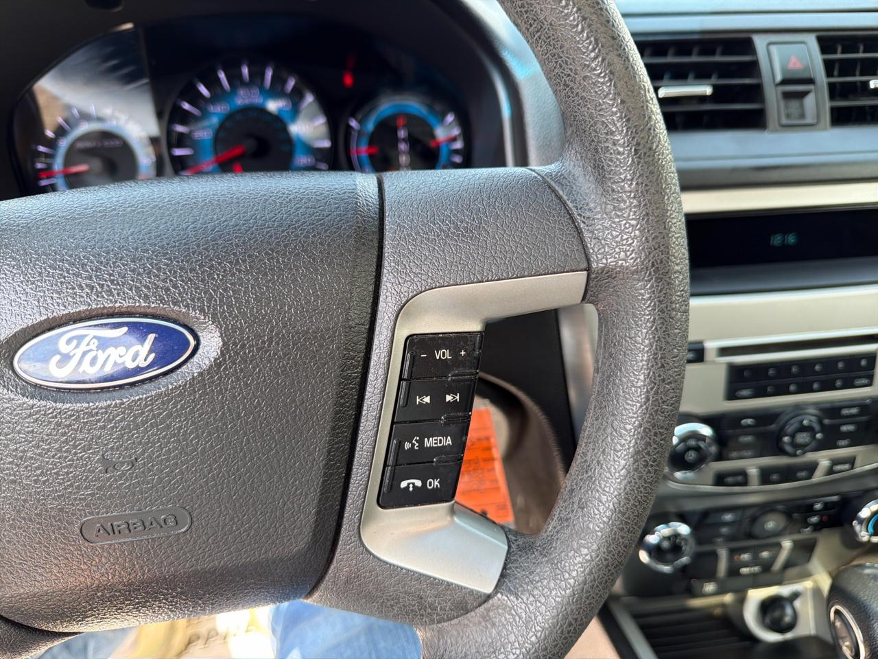 Ford Fusion 4dr Sdn SE FWD 2011