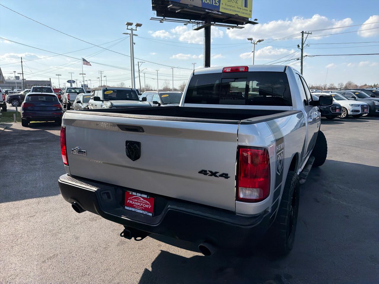 RAM 1500 4WD Quad Cab 140.5" Big Horn 2014