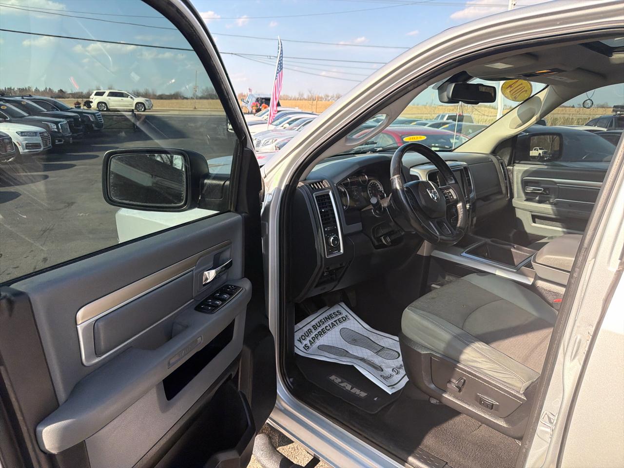 RAM 1500 4WD Quad Cab 140.5" Big Horn 2014