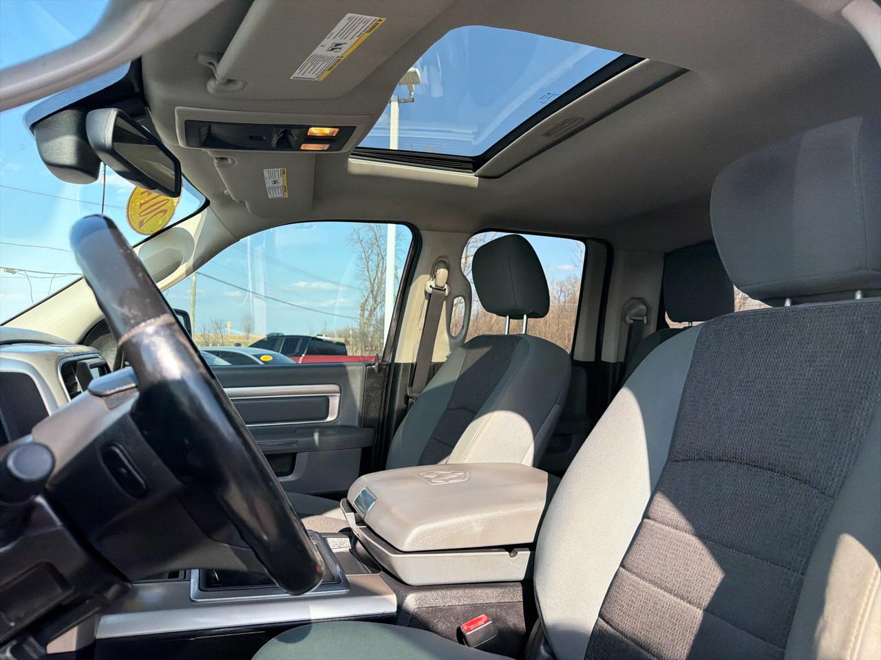 RAM 1500 4WD Quad Cab 140.5" Big Horn 2014