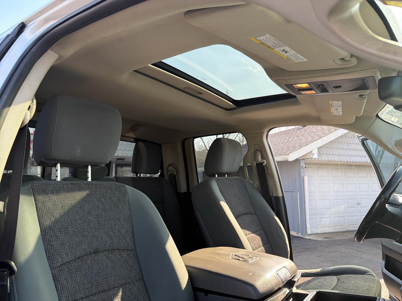 RAM 1500 4WD Quad Cab 140.5" Big Horn 2014