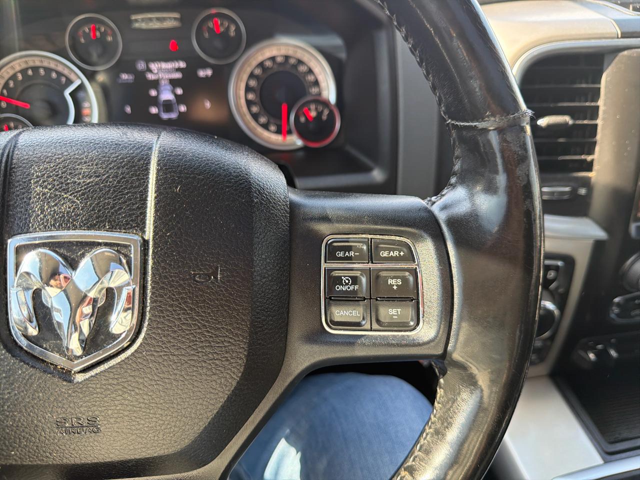 RAM 1500 4WD Quad Cab 140.5" Big Horn 2014