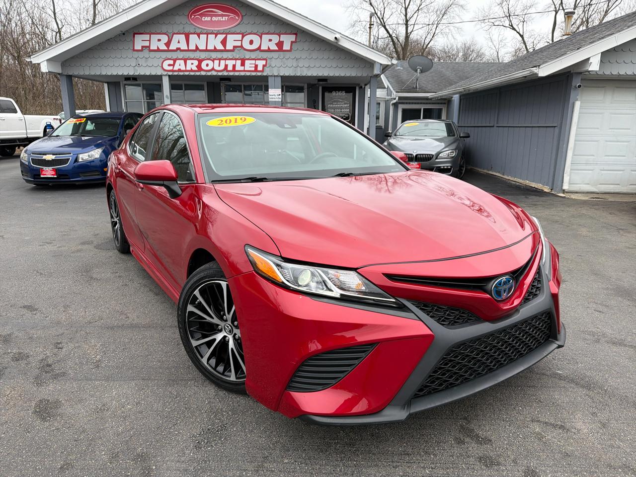 Toyota Camry Hybrid LE CVT (Natl) 2019