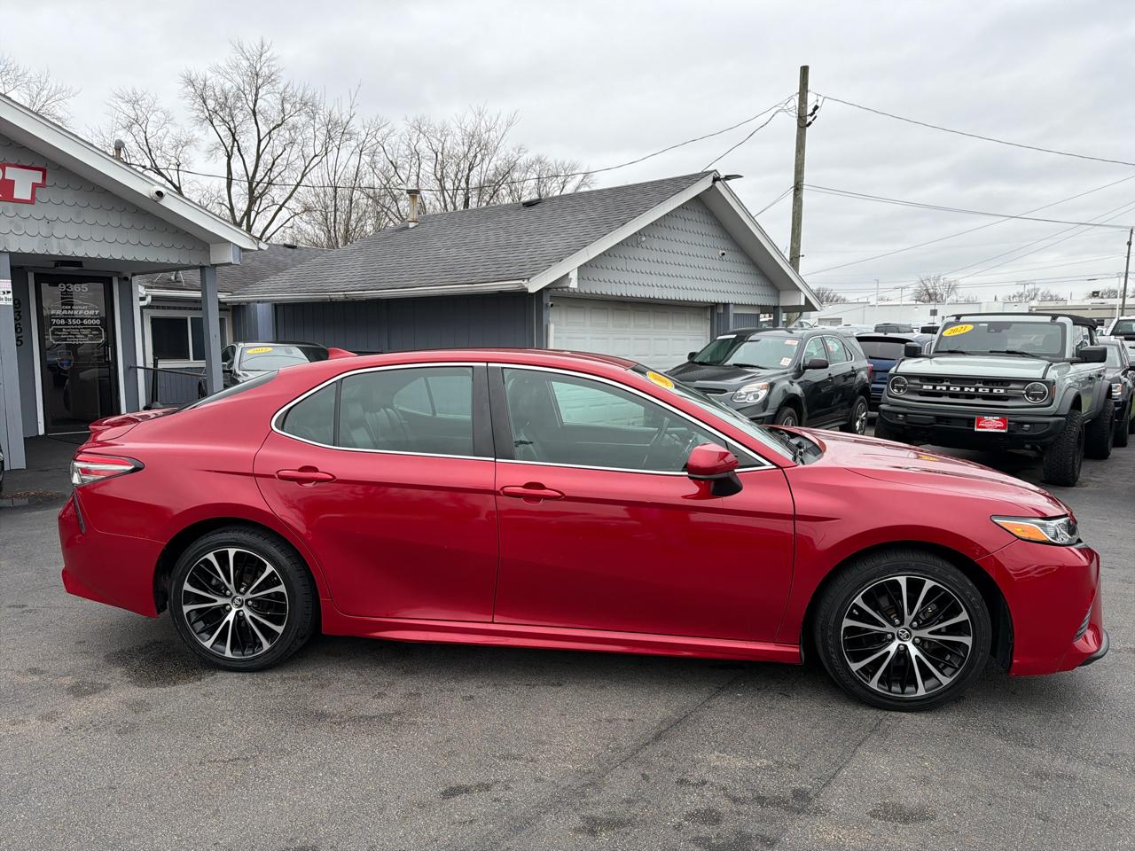 Toyota Camry Hybrid LE CVT (Natl) 2019