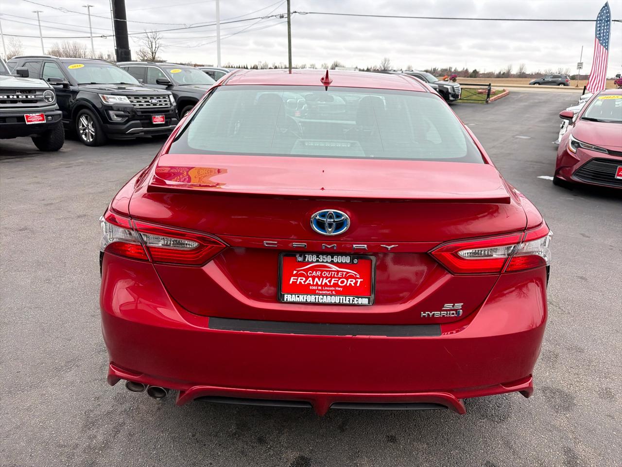 Toyota Camry Hybrid LE CVT (Natl) 2019