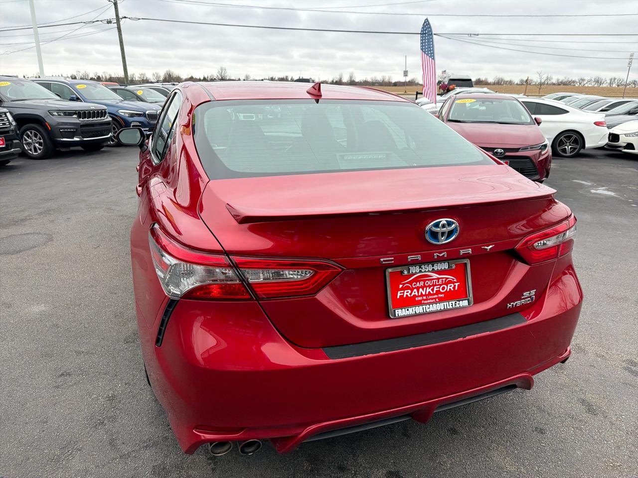 Toyota Camry Hybrid LE CVT (Natl) 2019