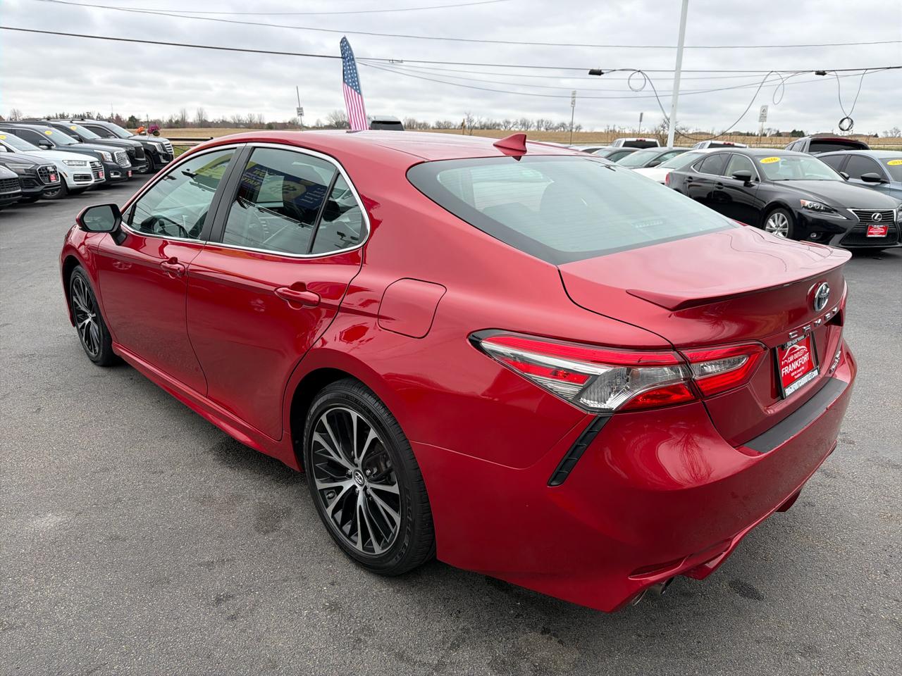 Toyota Camry Hybrid LE CVT (Natl) 2019
