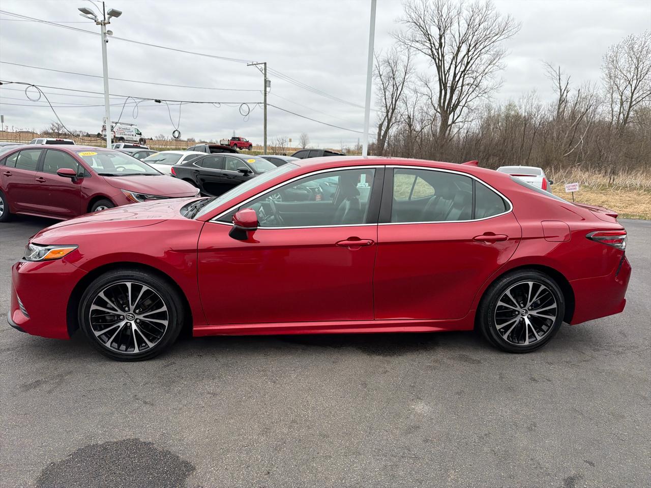 Toyota Camry Hybrid LE CVT (Natl) 2019