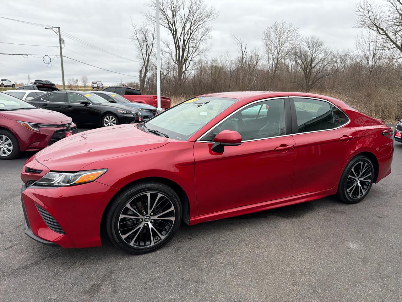 Toyota Camry Hybrid LE CVT (Natl) 2019