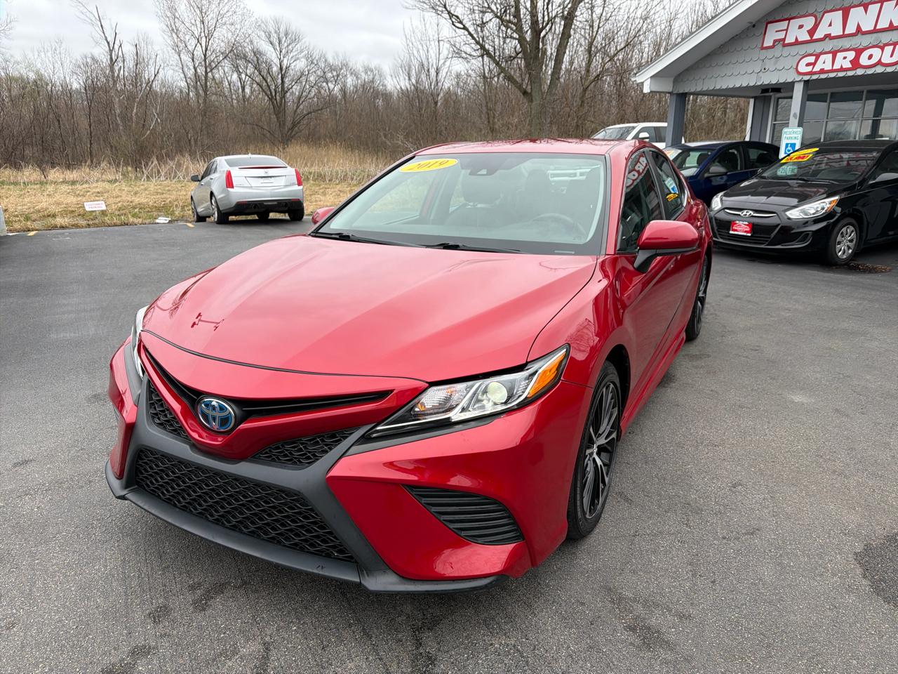 Toyota Camry Hybrid LE CVT (Natl) 2019