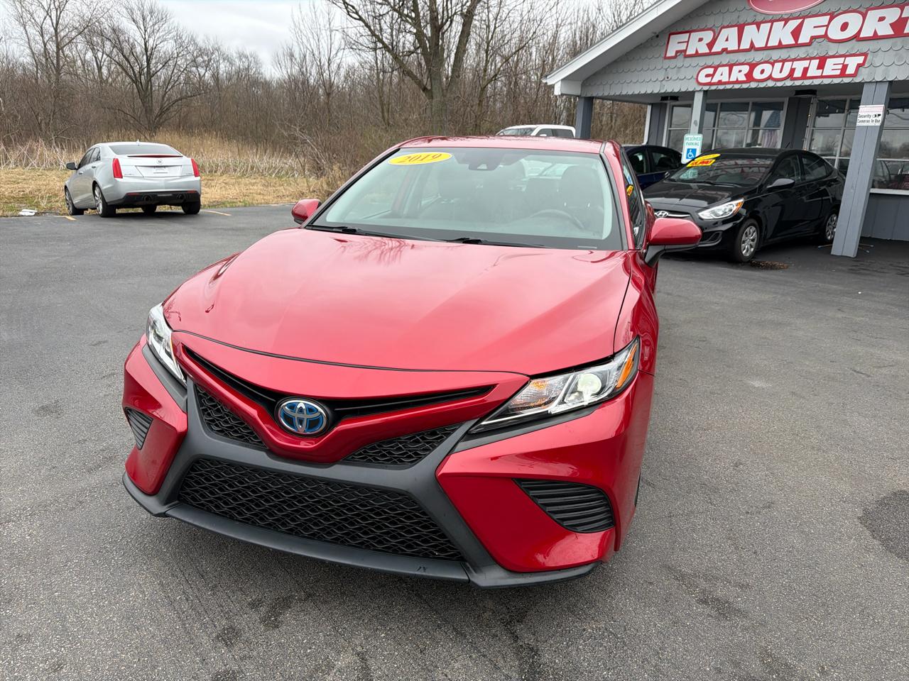 Toyota Camry Hybrid LE CVT (Natl) 2019