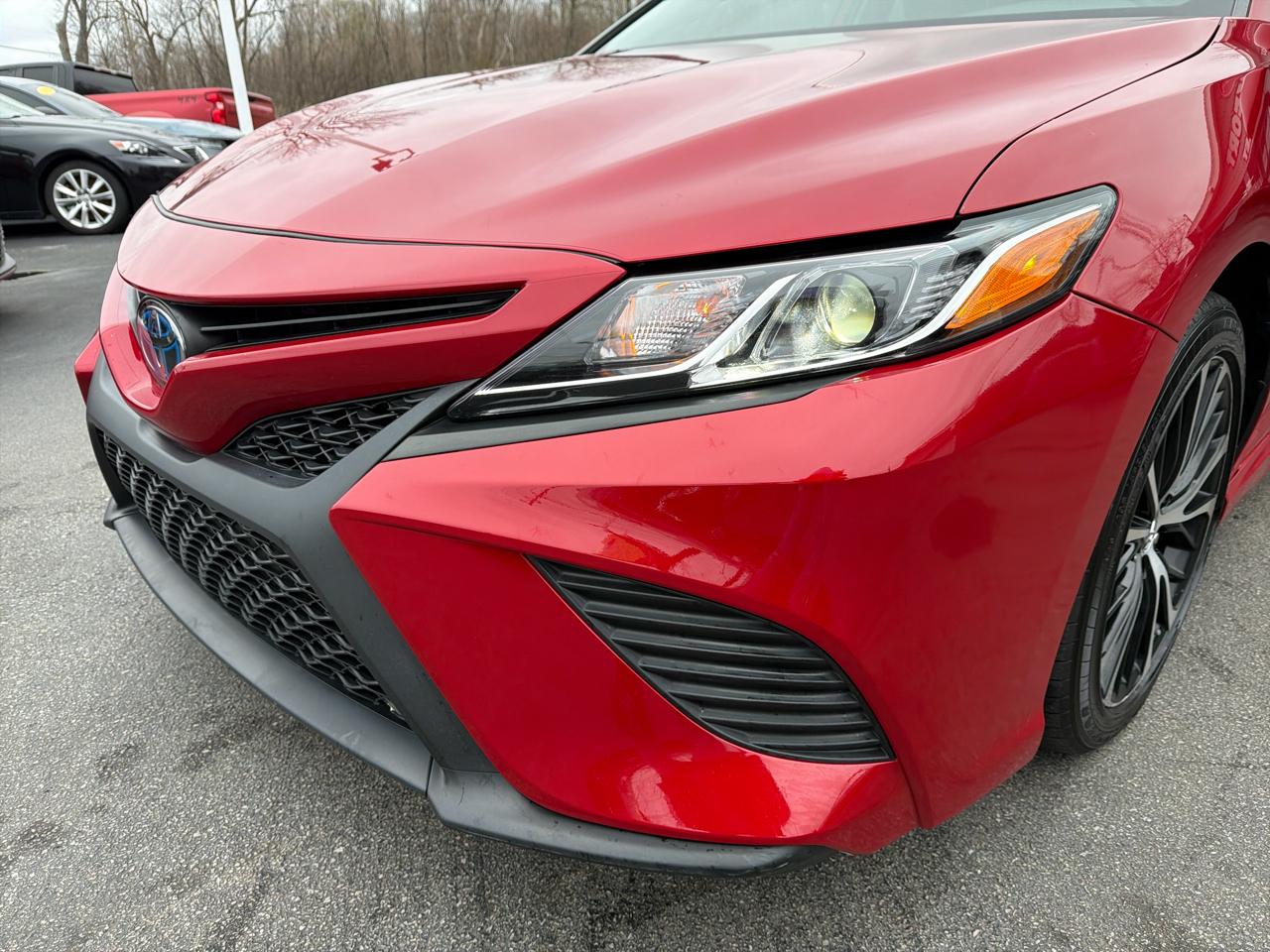 Toyota Camry Hybrid LE CVT (Natl) 2019