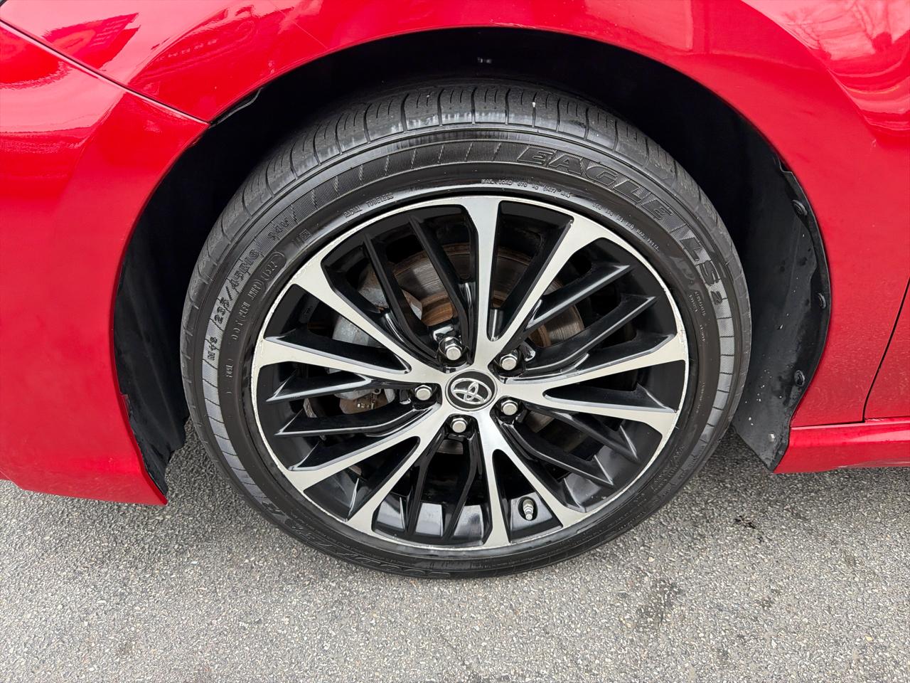 Toyota Camry Hybrid LE CVT (Natl) 2019