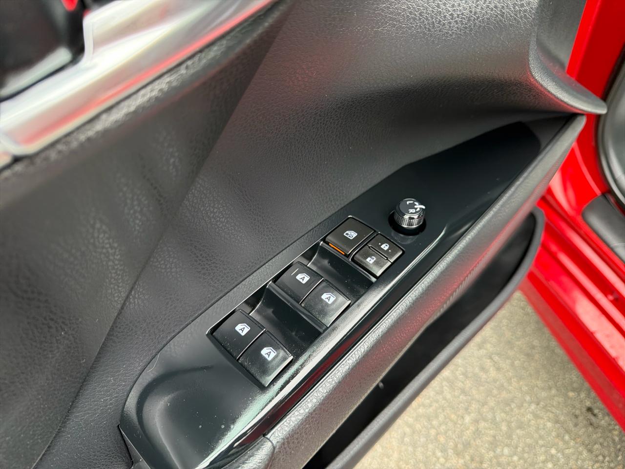 Toyota Camry Hybrid LE CVT (Natl) 2019