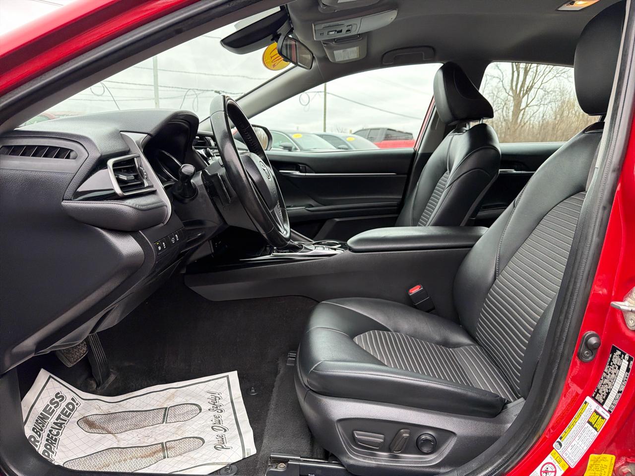 Toyota Camry Hybrid LE CVT (Natl) 2019