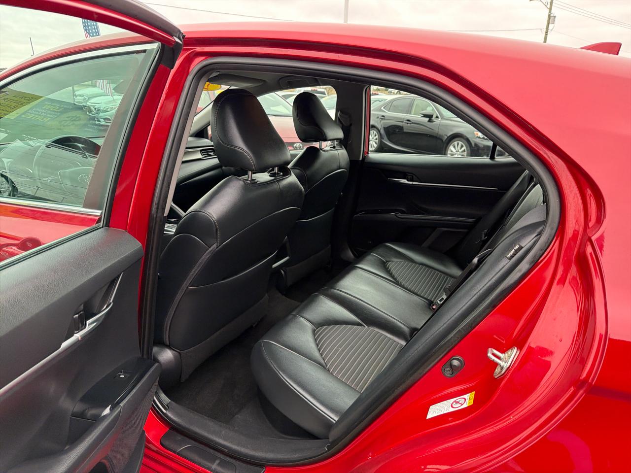 Toyota Camry Hybrid LE CVT (Natl) 2019