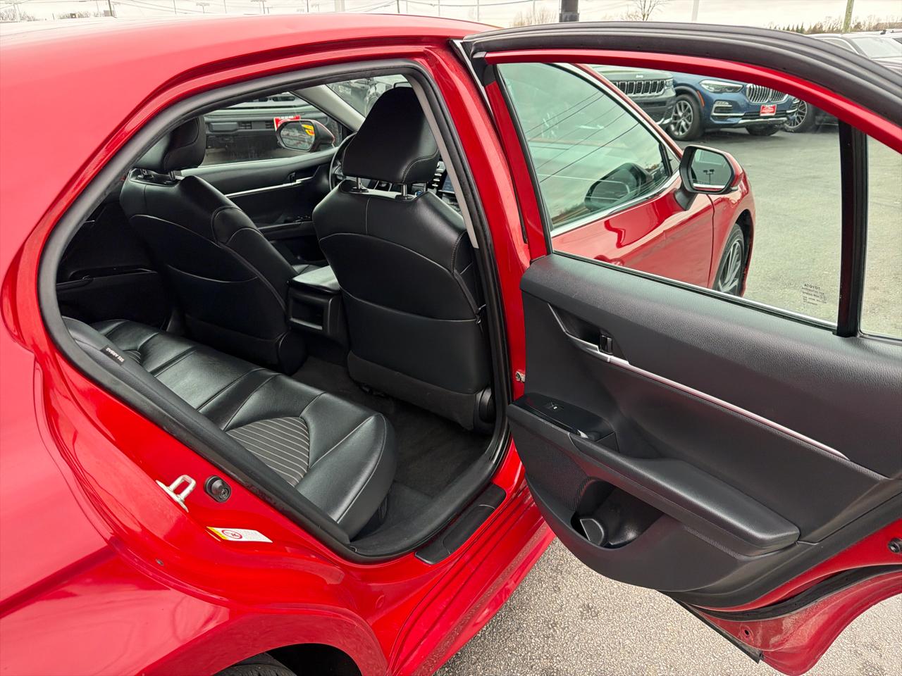 Toyota Camry Hybrid LE CVT (Natl) 2019