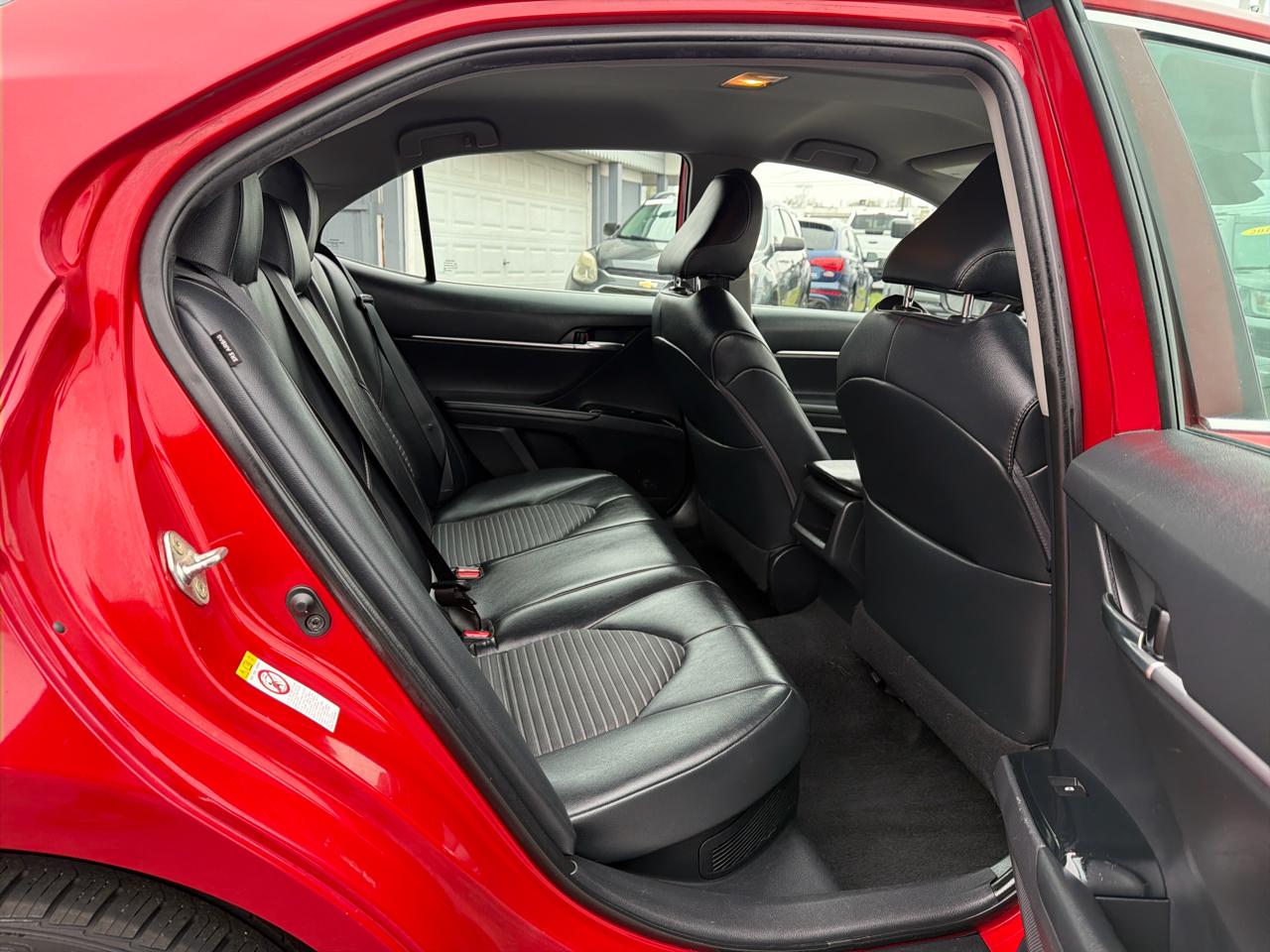 Toyota Camry Hybrid LE CVT (Natl) 2019