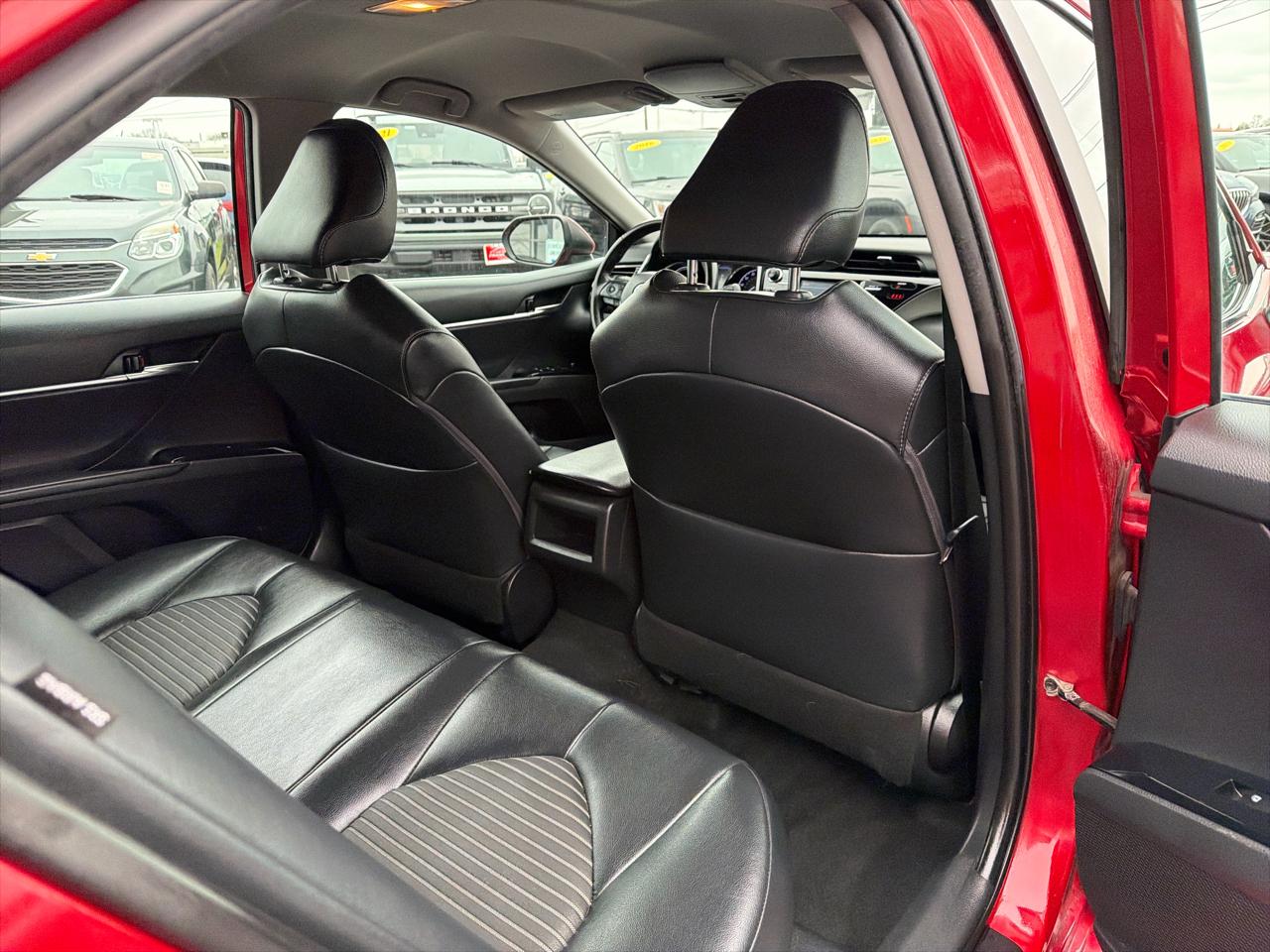 Toyota Camry Hybrid LE CVT (Natl) 2019