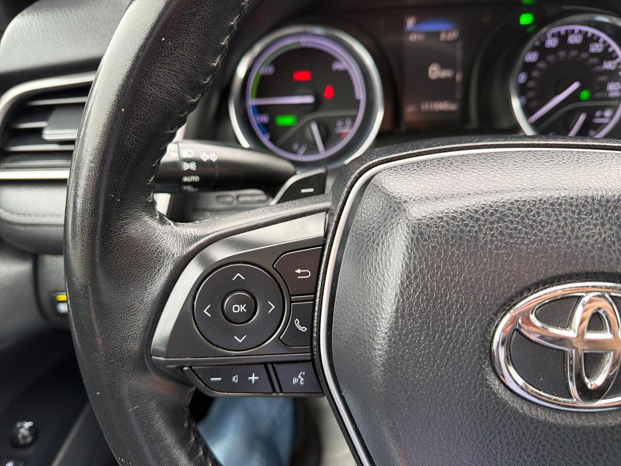 Toyota Camry Hybrid LE CVT (Natl) 2019