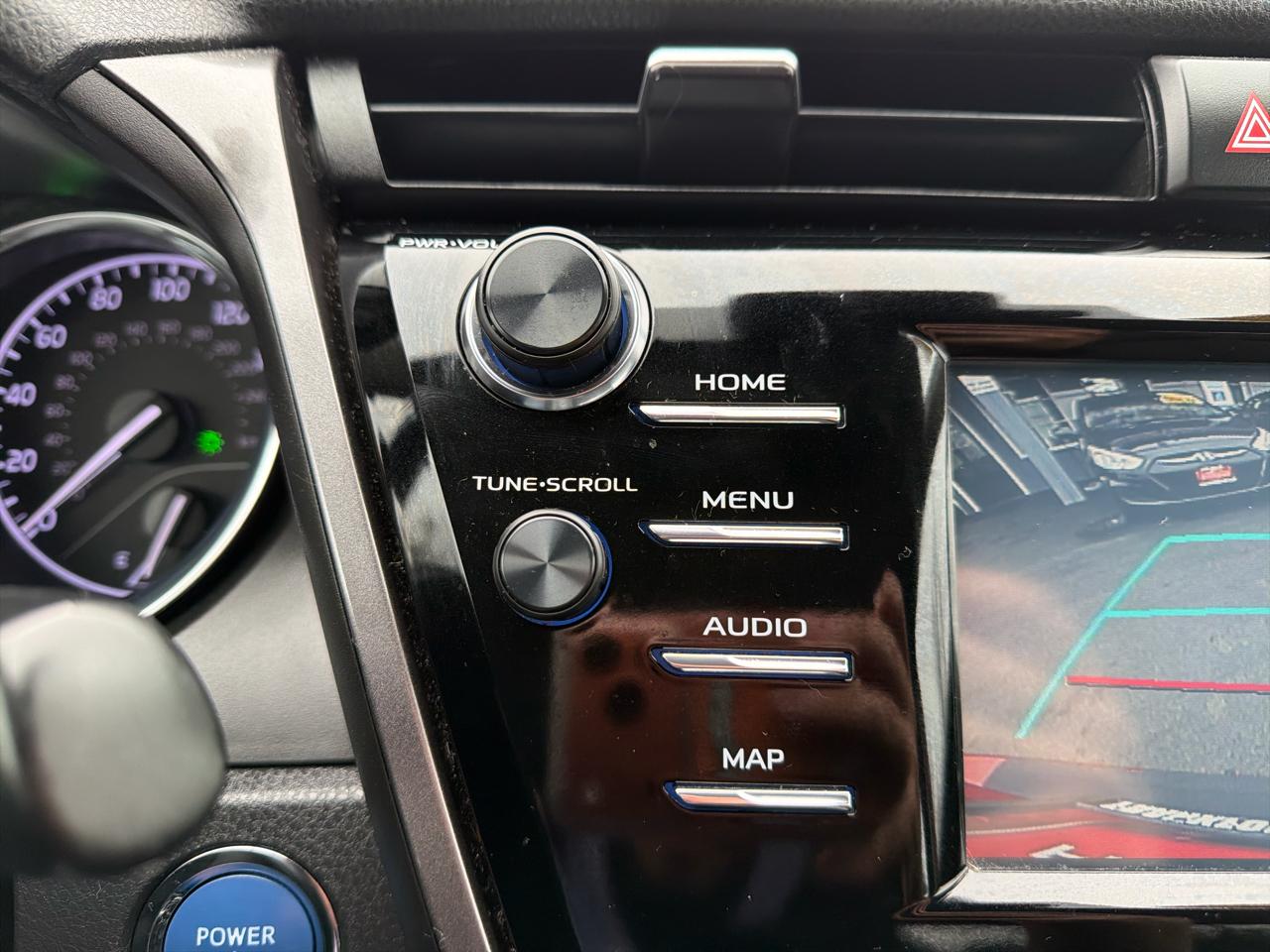 Toyota Camry Hybrid LE CVT (Natl) 2019