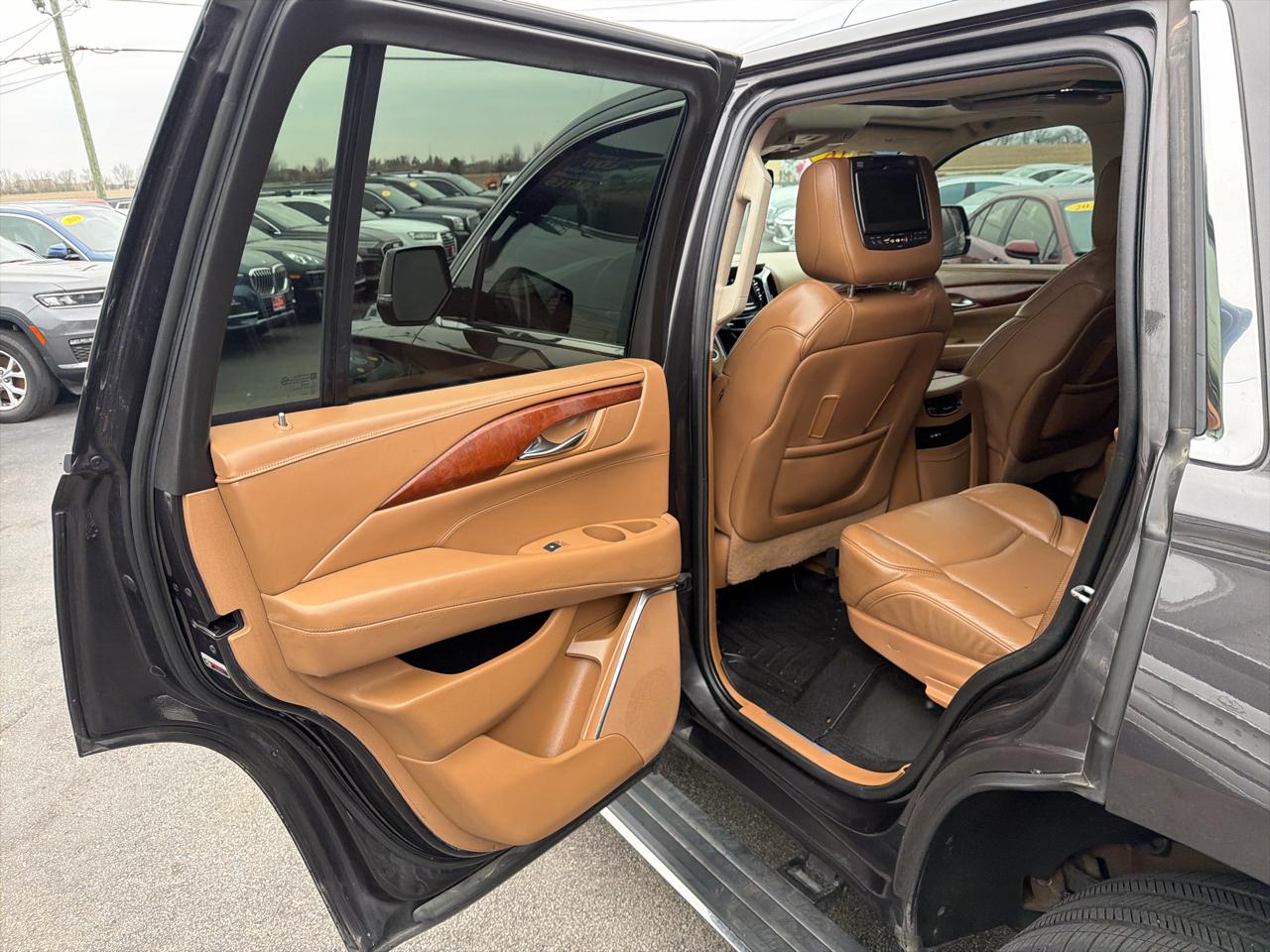 Cadillac Escalade 4WD 4dr Platinum 2016