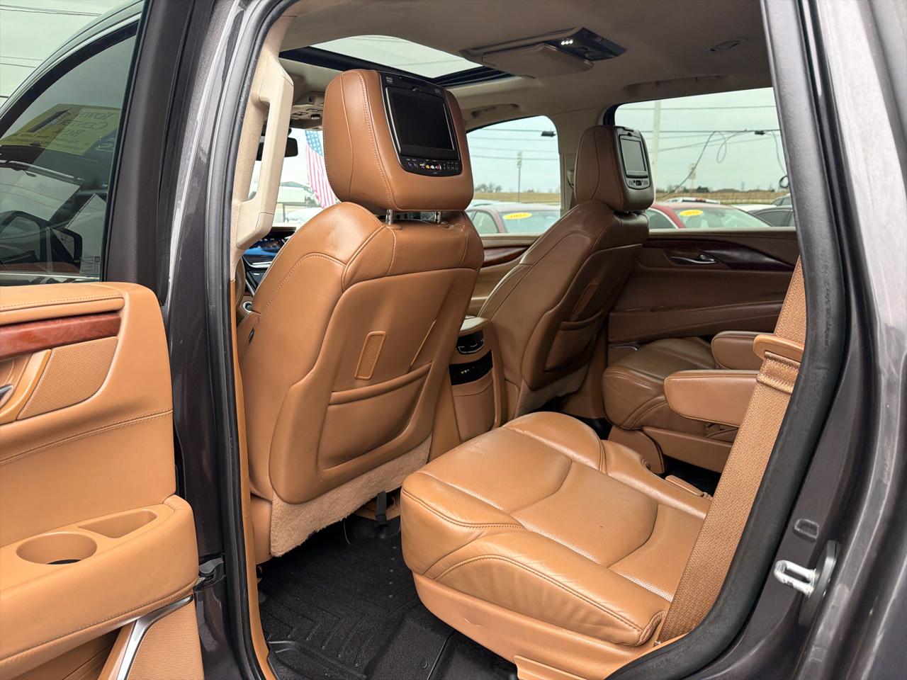 Cadillac Escalade 4WD 4dr Platinum 2016