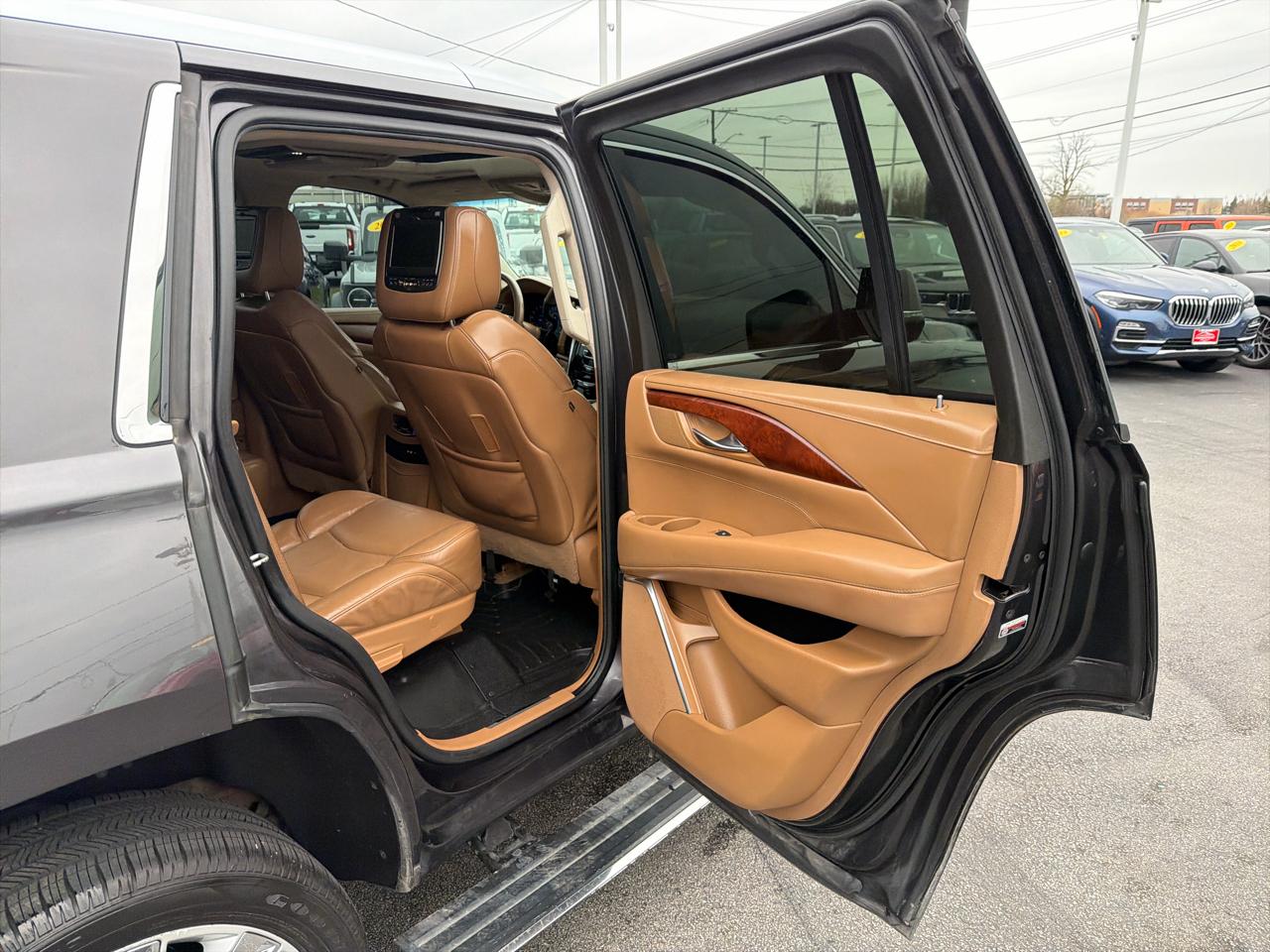 Cadillac Escalade 4WD 4dr Platinum 2016