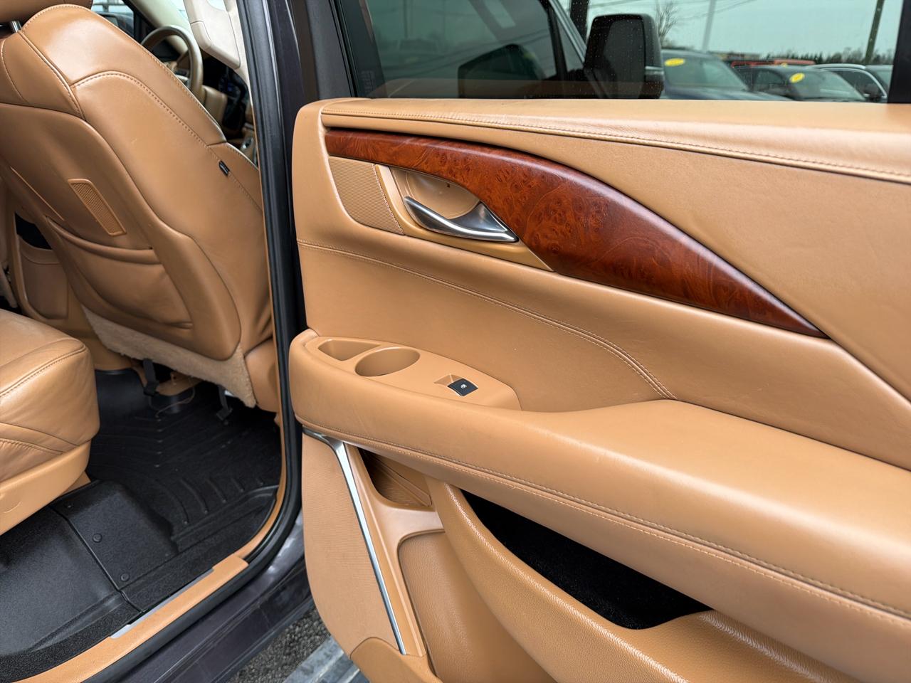 Cadillac Escalade 4WD 4dr Platinum 2016