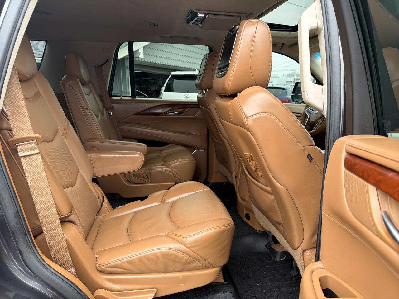 Cadillac Escalade 4WD 4dr Platinum 2016