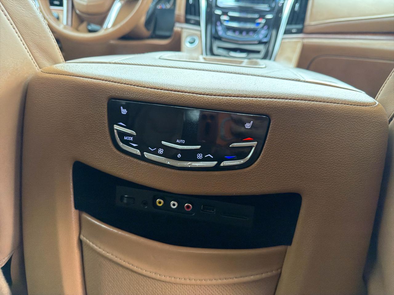 Cadillac Escalade 4WD 4dr Platinum 2016