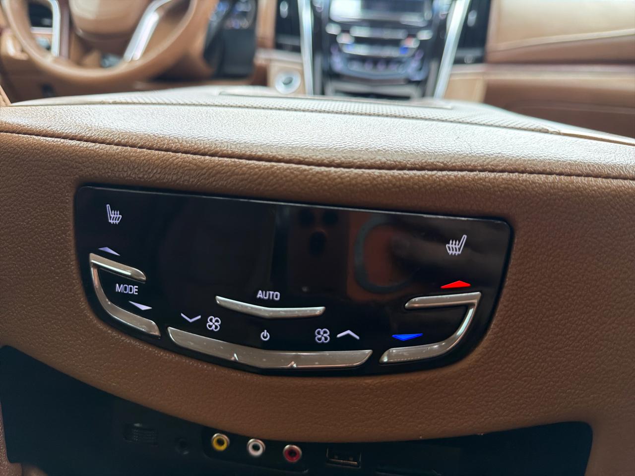 Cadillac Escalade 4WD 4dr Platinum 2016