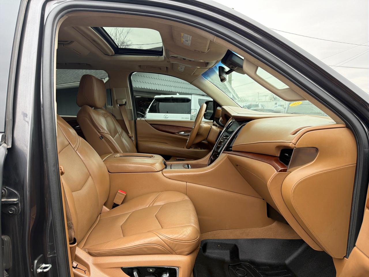 Cadillac Escalade 4WD 4dr Platinum 2016