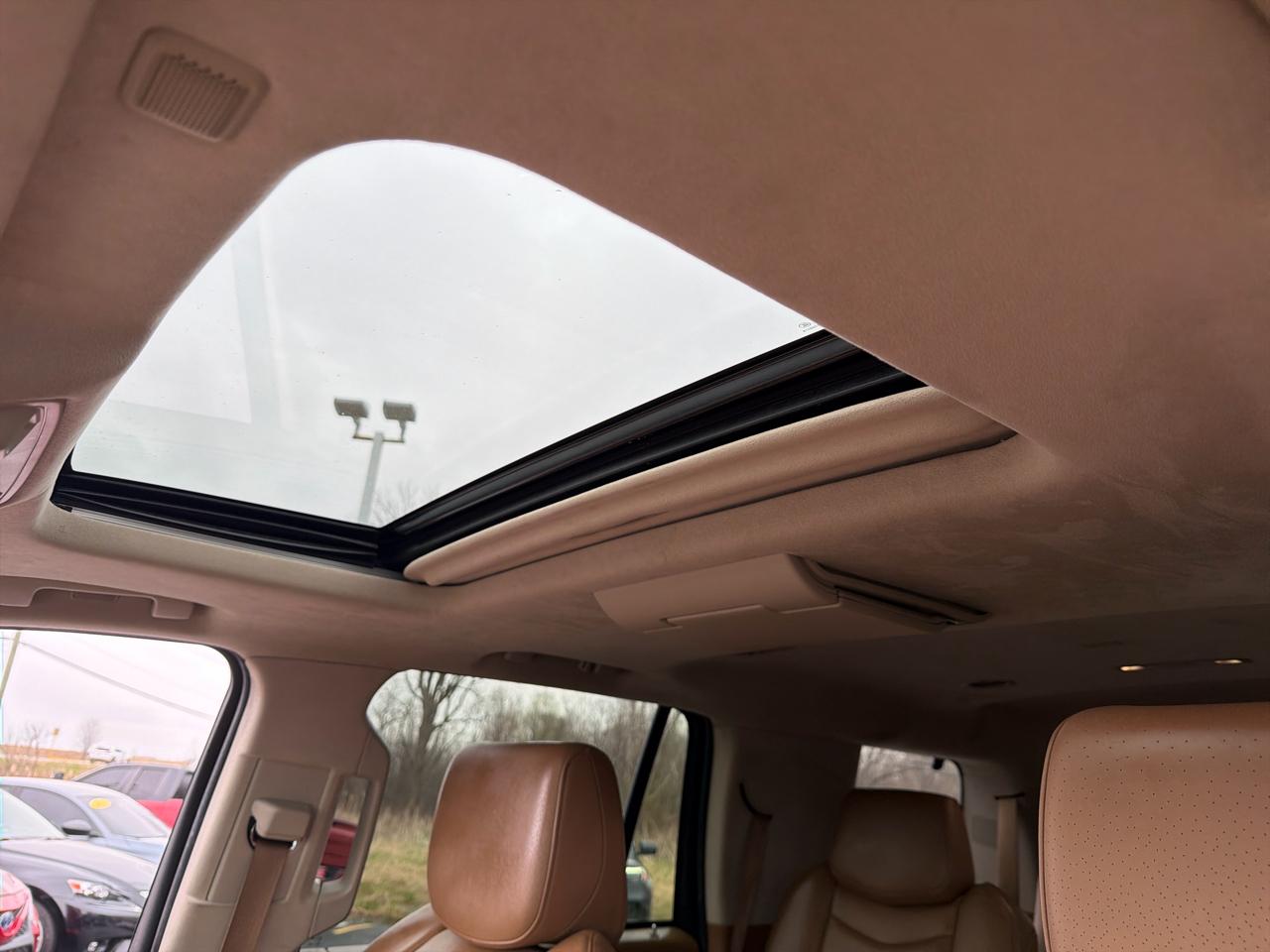 Cadillac Escalade 4WD 4dr Platinum 2016