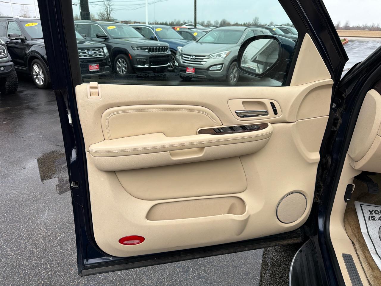 Cadillac Escalade AWD 4dr 2007