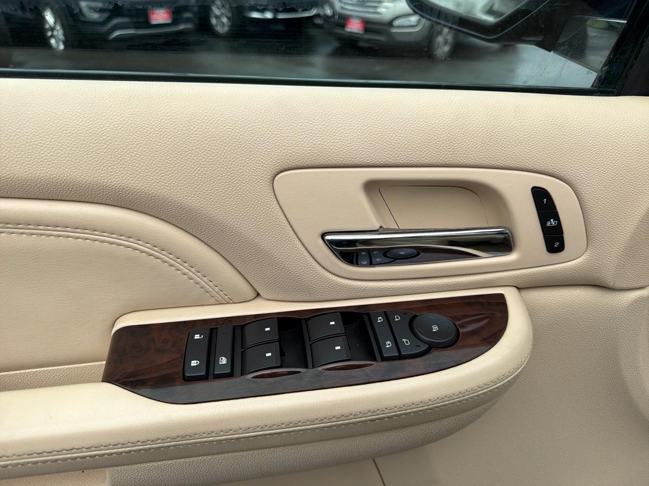 Cadillac Escalade AWD 4dr 2007