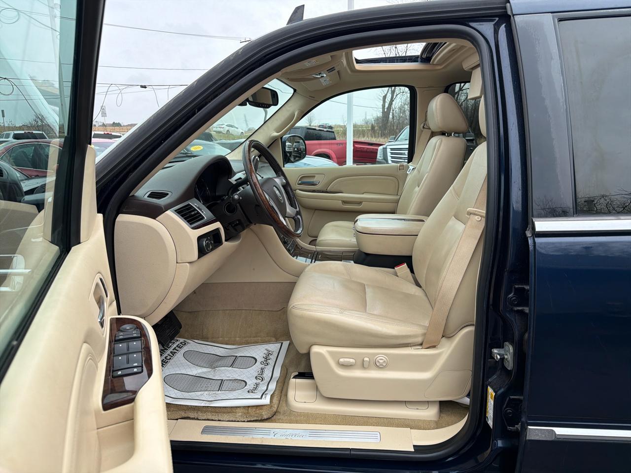 Cadillac Escalade AWD 4dr 2007