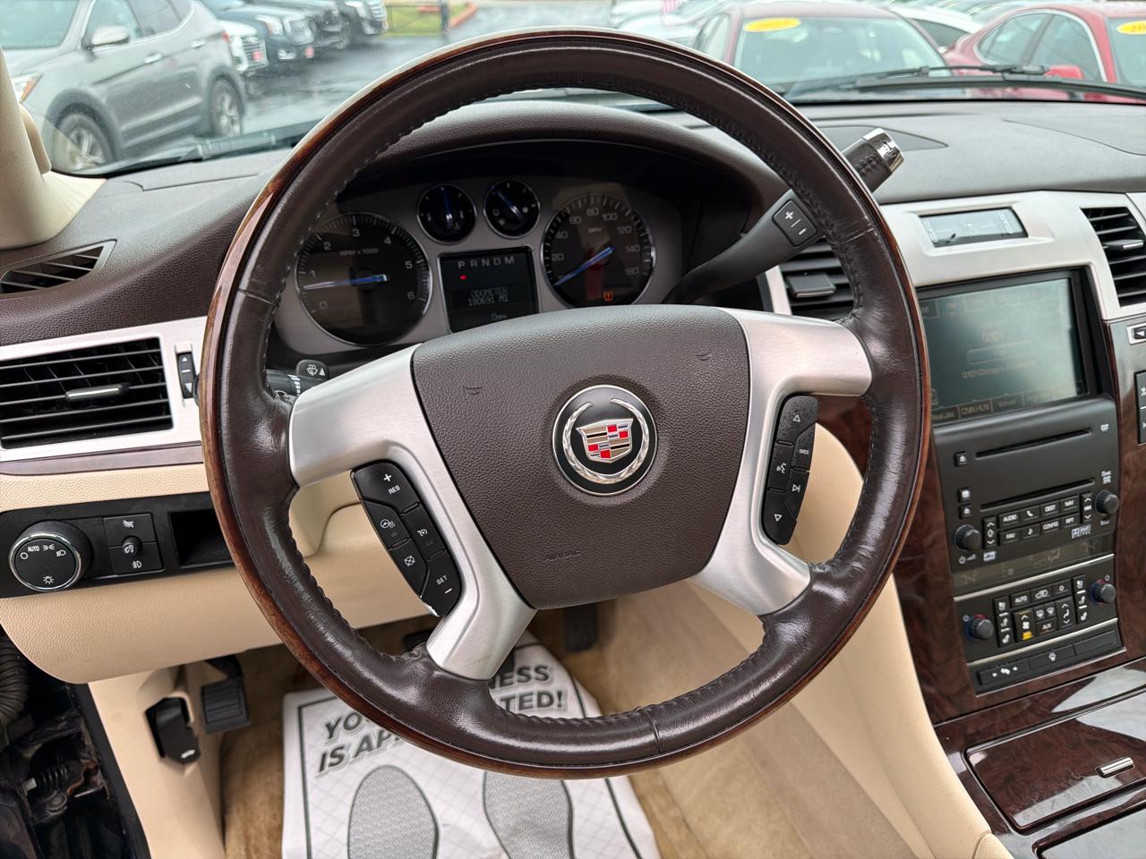 Cadillac Escalade AWD 4dr 2007