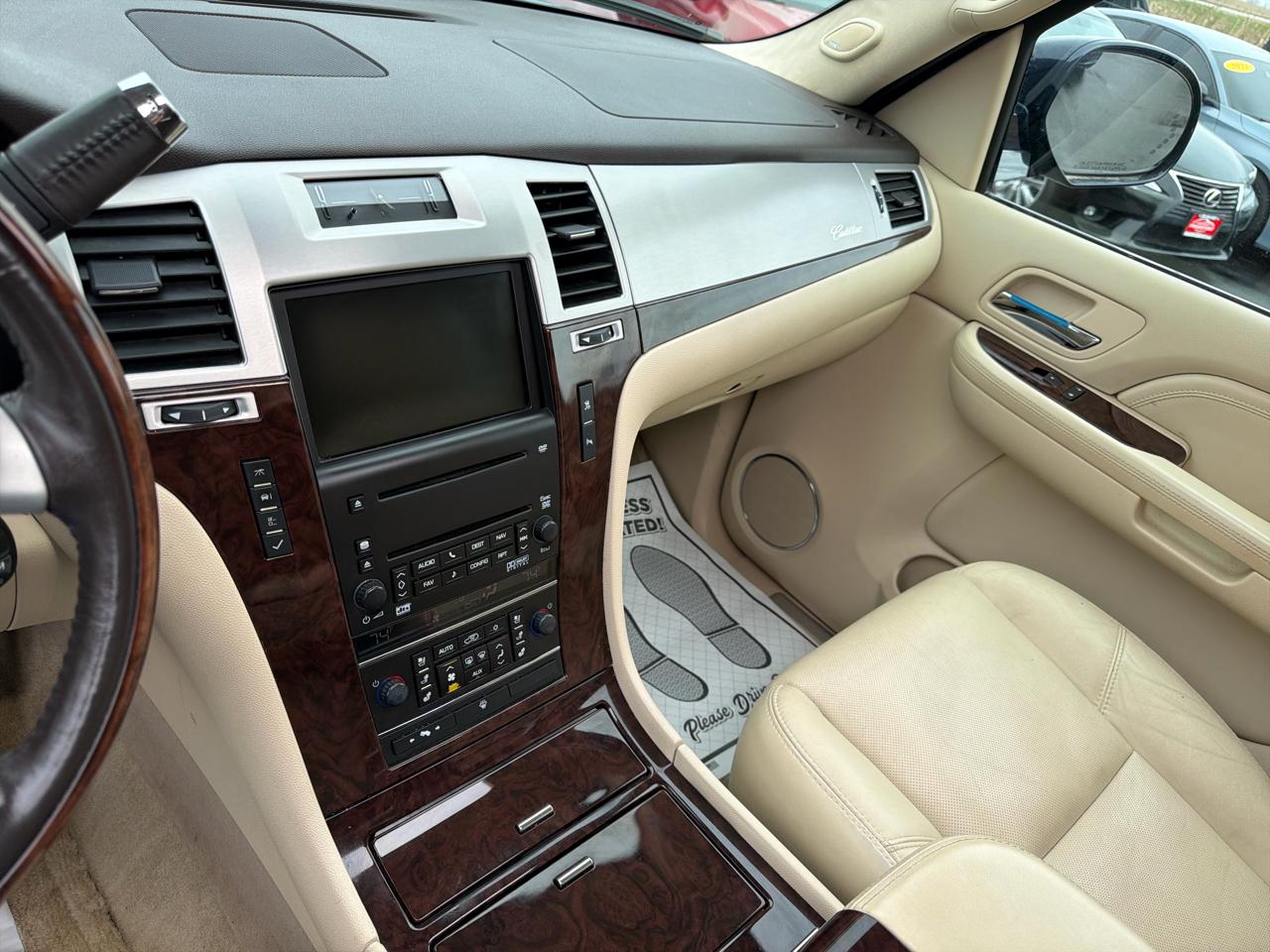Cadillac Escalade AWD 4dr 2007