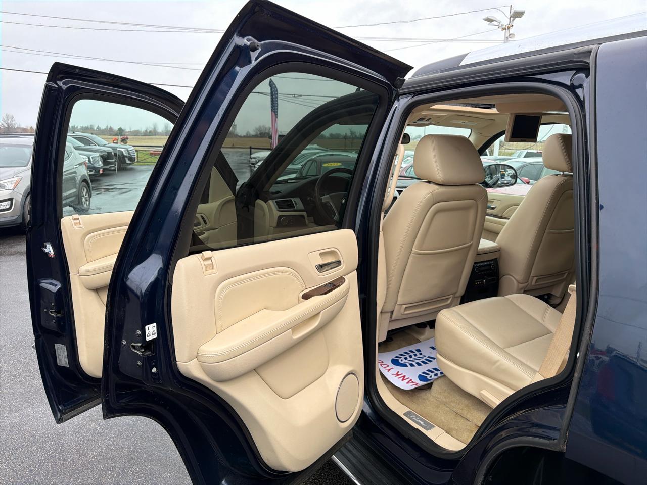Cadillac Escalade AWD 4dr 2007