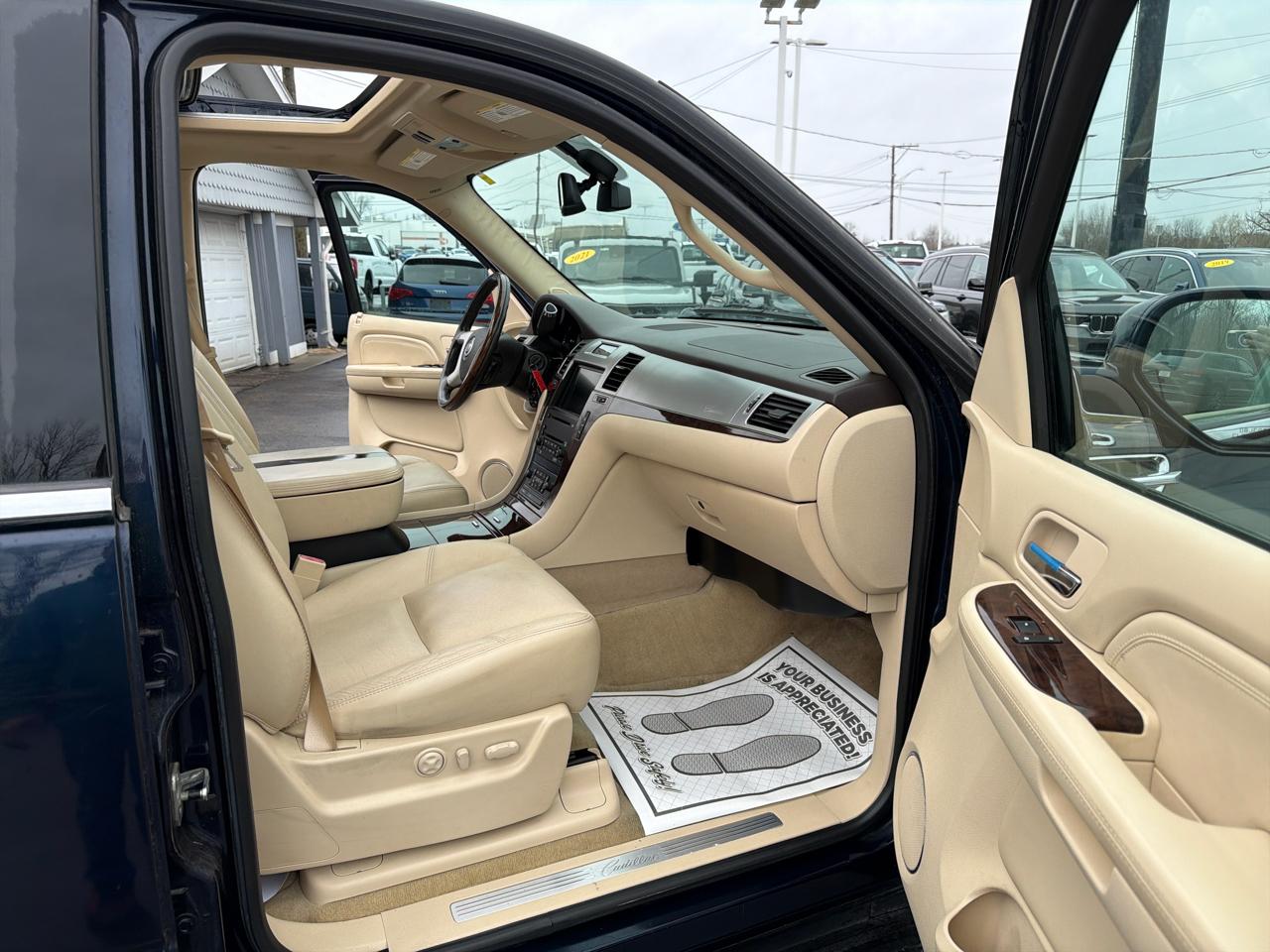 Cadillac Escalade AWD 4dr 2007