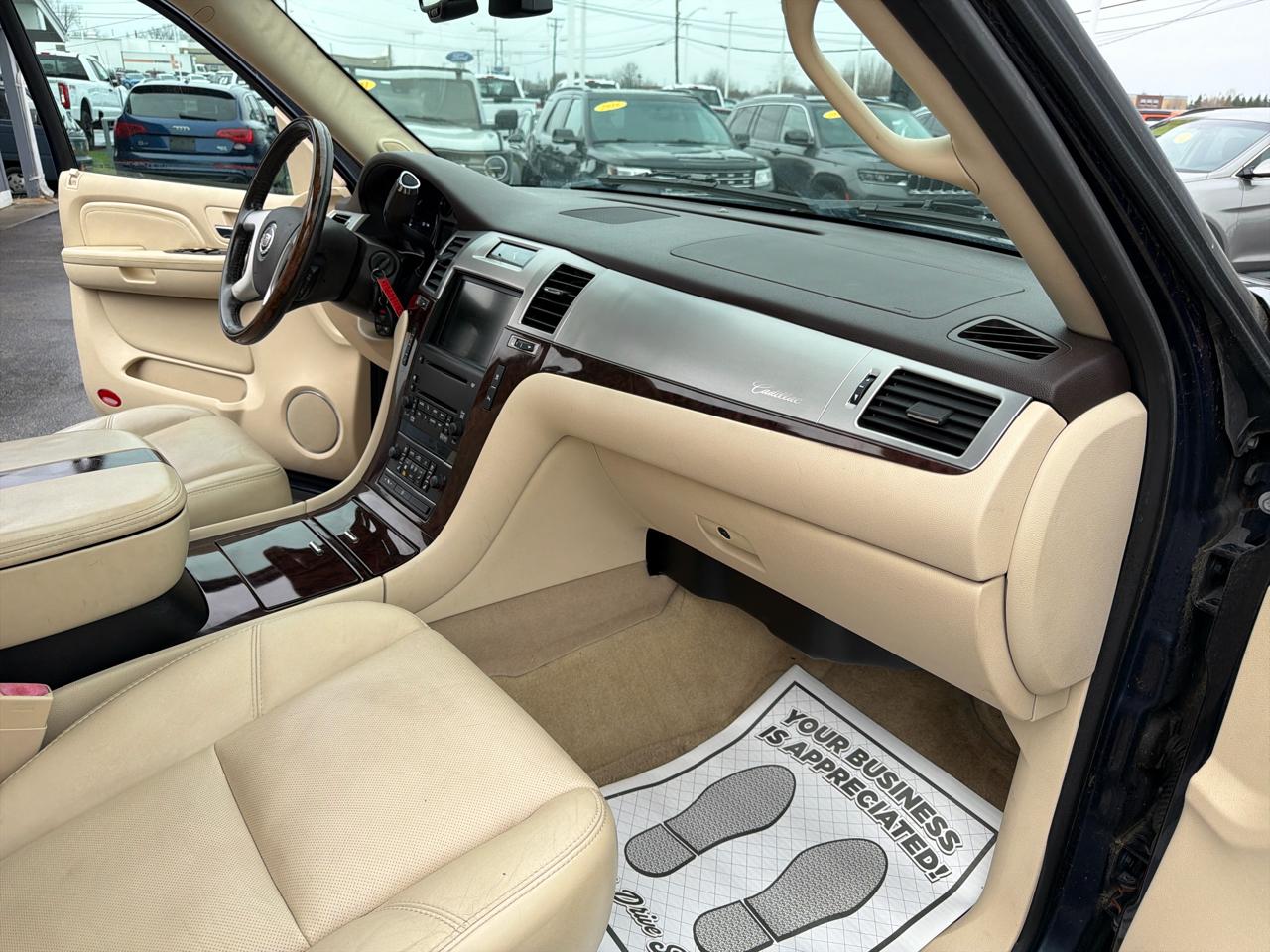 Cadillac Escalade AWD 4dr 2007