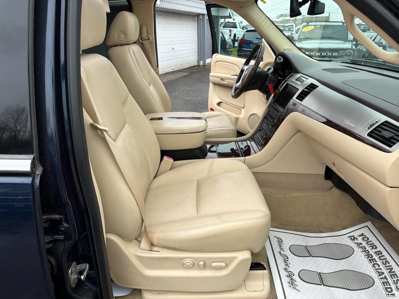 Cadillac Escalade AWD 4dr 2007