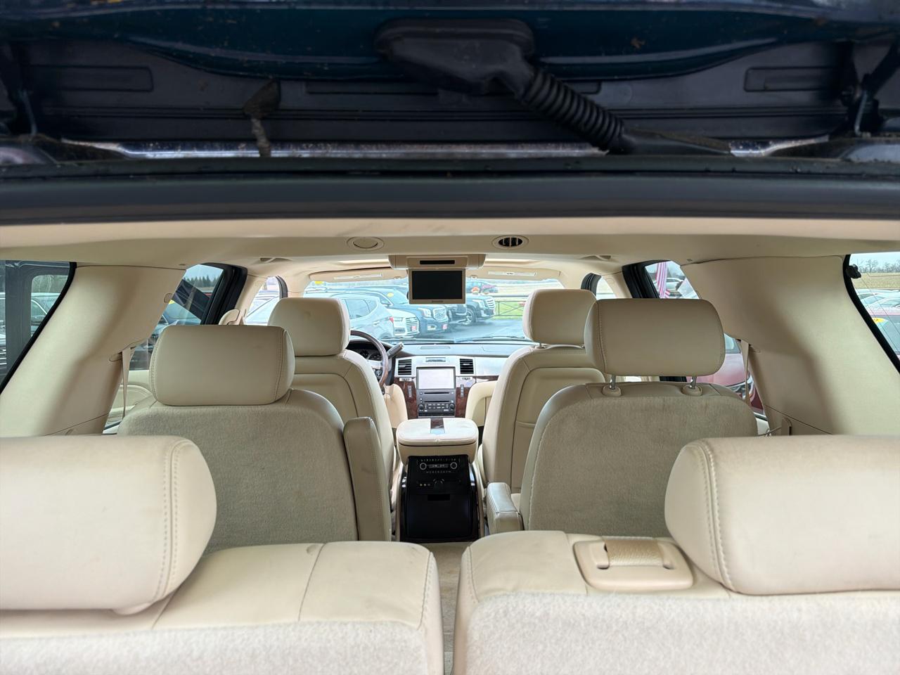 Cadillac Escalade AWD 4dr 2007