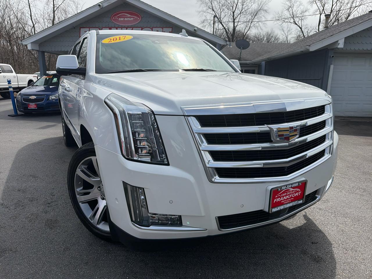 Cadillac Escalade ESV 4WD 4dr Premium Luxury 2017