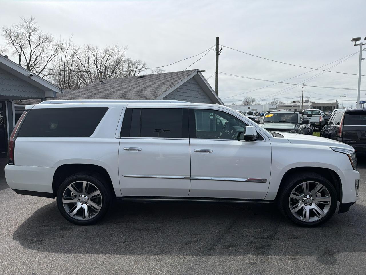 Cadillac Escalade ESV 4WD 4dr Premium Luxury 2017