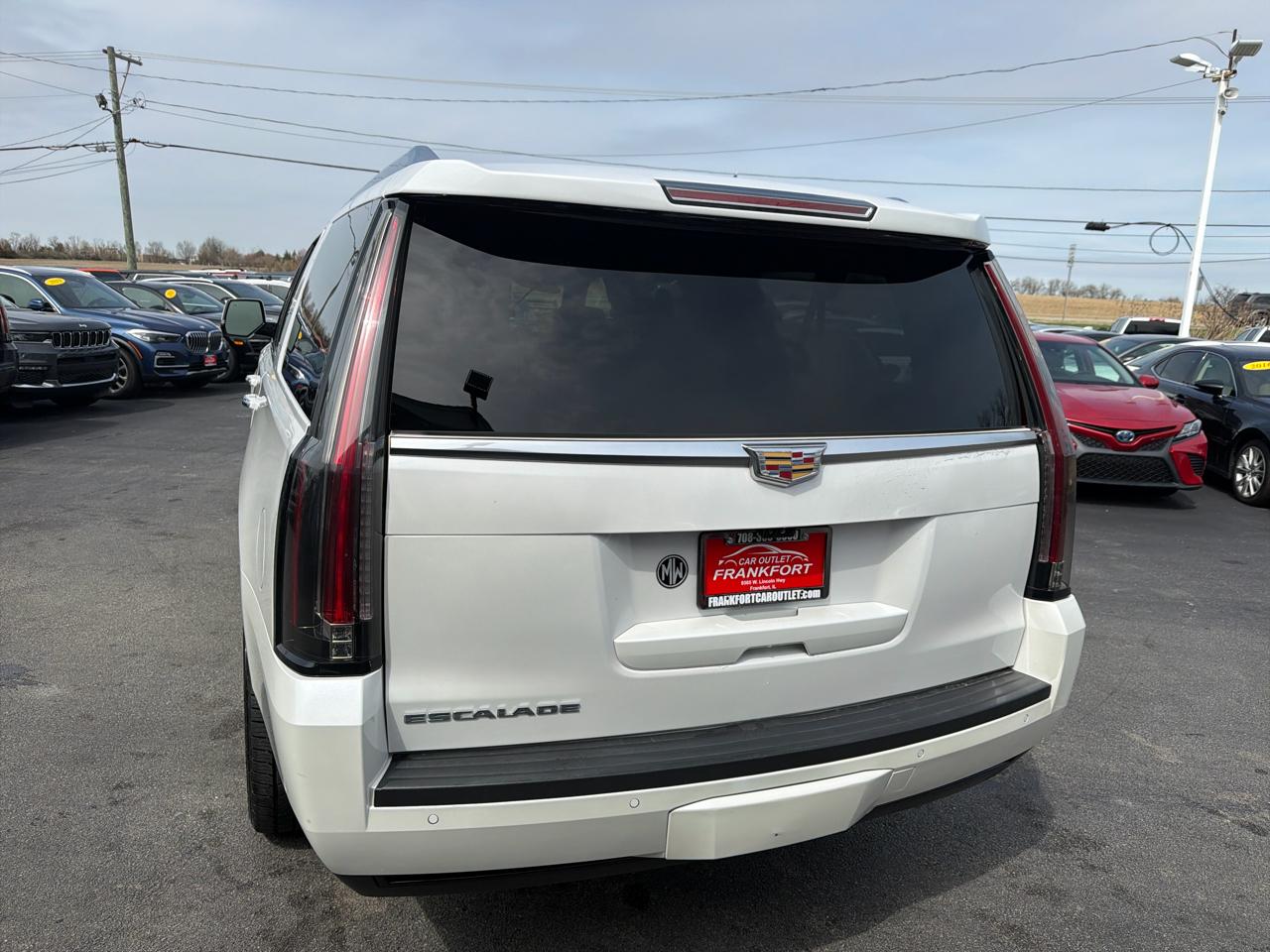 Cadillac Escalade ESV 4WD 4dr Premium Luxury 2017
