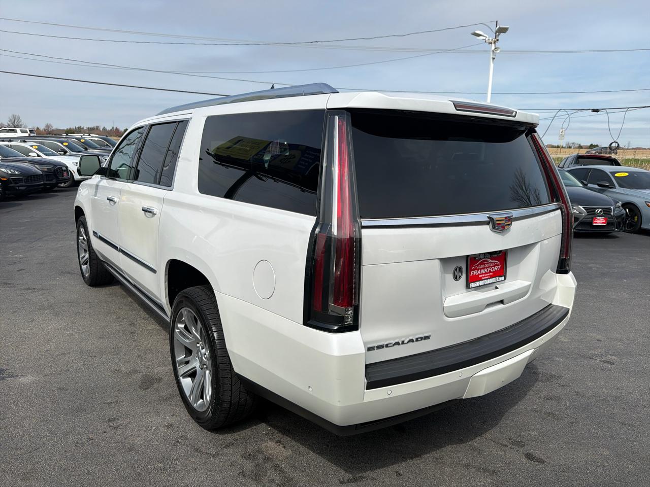Cadillac Escalade ESV 4WD 4dr Premium Luxury 2017