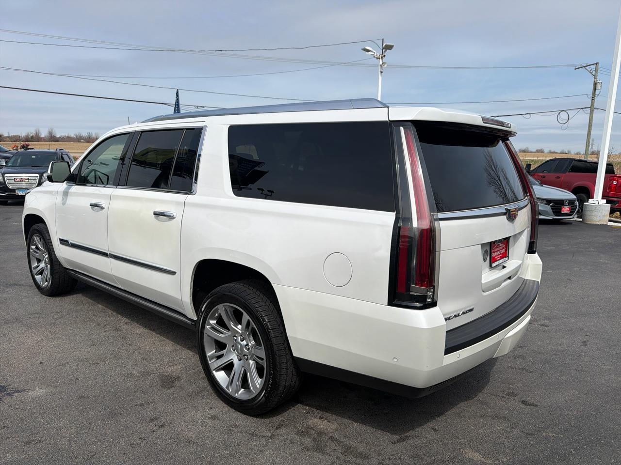 Cadillac Escalade ESV 4WD 4dr Premium Luxury 2017