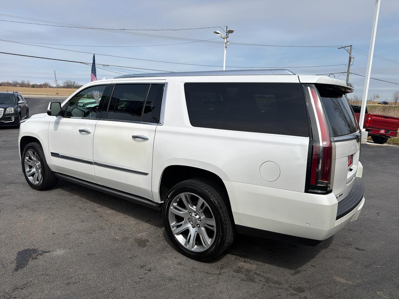 Cadillac Escalade ESV 4WD 4dr Premium Luxury 2017